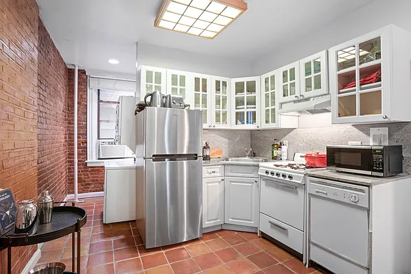 Rented by Oxford Property Group | media 10