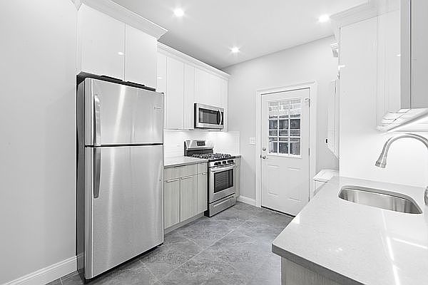 1st image of 12 E 31st St #G