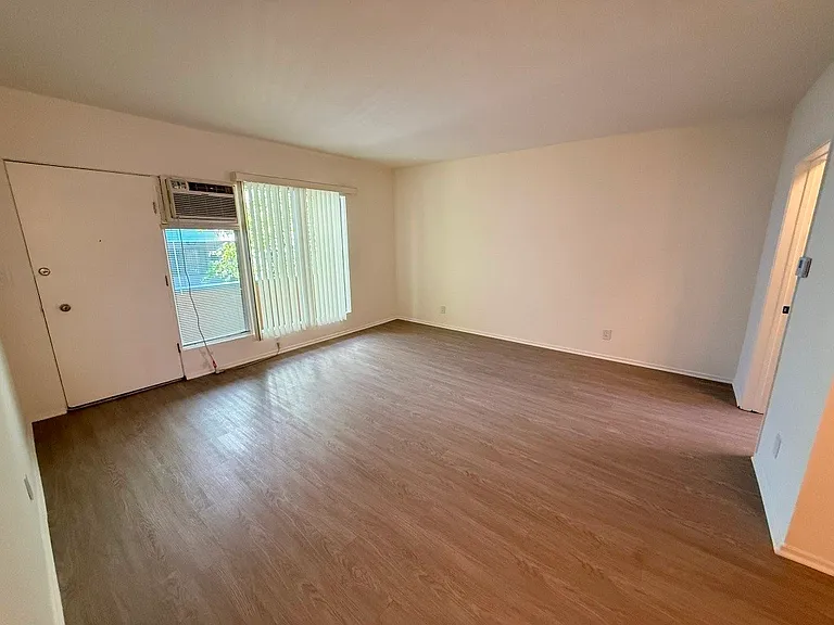 10943 Fruitland Dr #7 — Photo 14