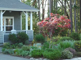 891 Taurnic Pl NW, Bainbridge Island, WA 98110
