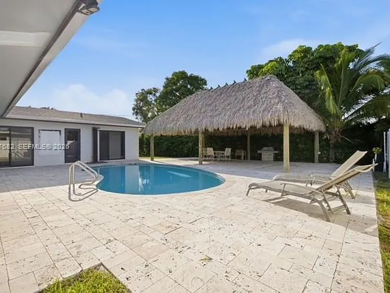 1415 W Camino Real — Photo 12