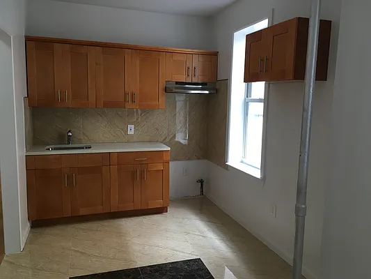 Rented by NCR Real Estate | media 9