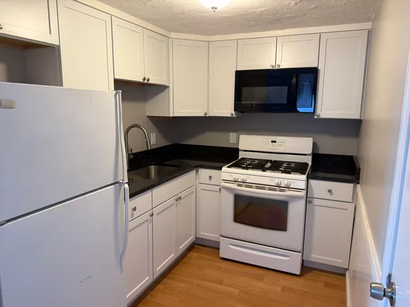 703 Rodman St #2R, Fall River, MA 02721