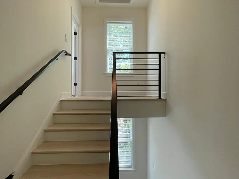 75 Florida Ave NW #4 — Photo 28
