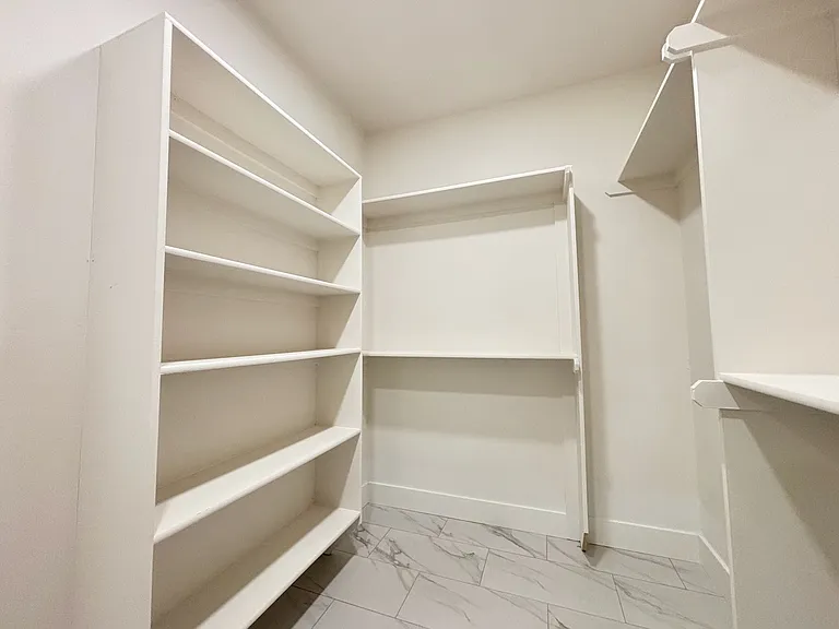 2136 1/2 W Park Pl #B — Photo 16