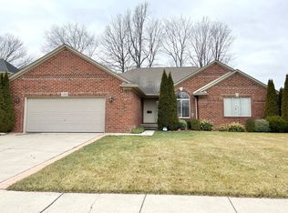 3408 Round Tree Dr, China, MI 48054