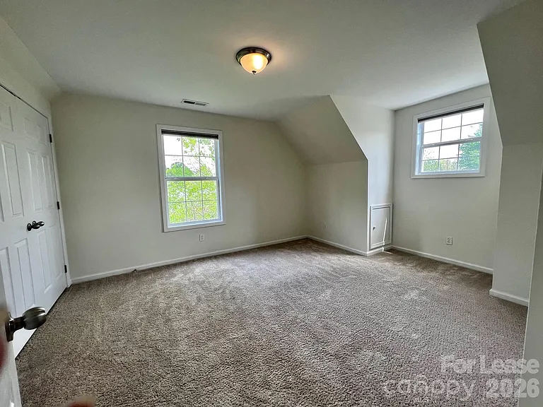 926 Polk St — Photo 32