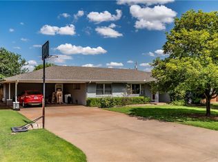 713 S 18th St, Clinton, OK 73601