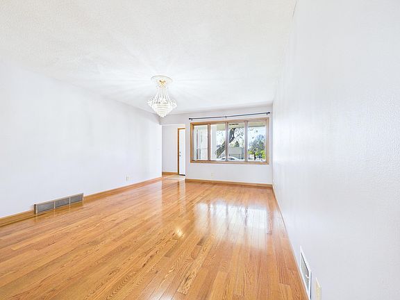 4th image of 5212 W 70th St