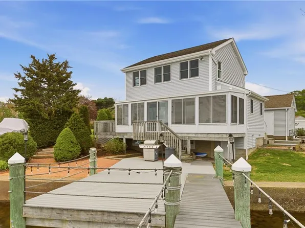 507 County Rd, Barrington, RI 02806