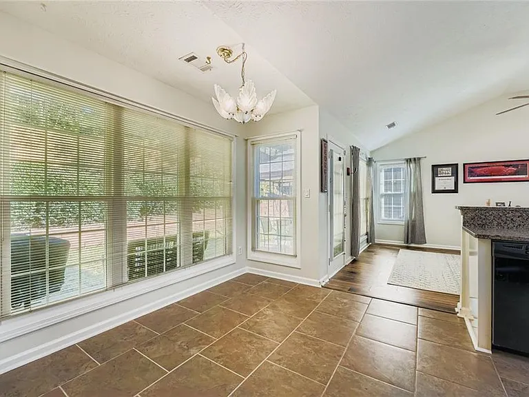 2895 Dogwood Creek Pkwy — Photo 15