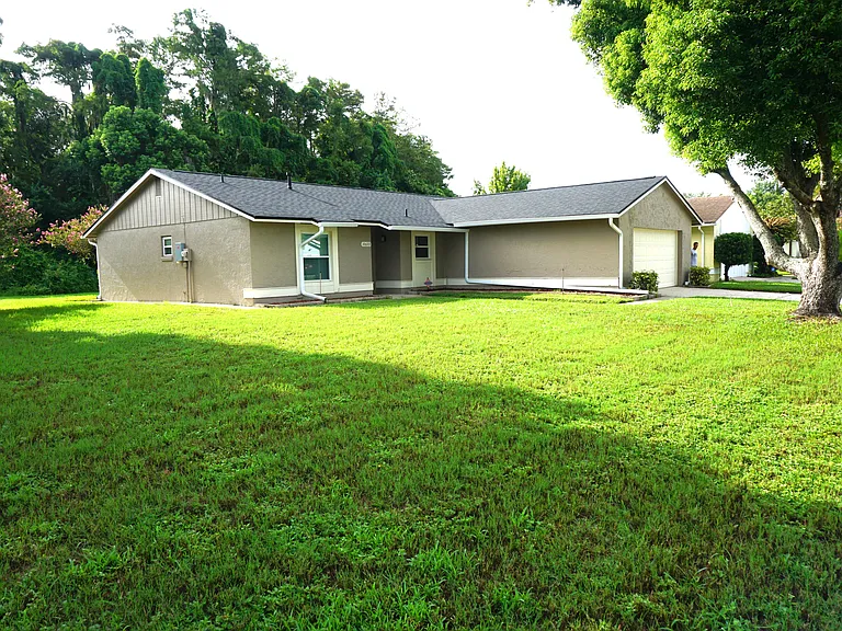 10603 Leafy Way — Photo 3