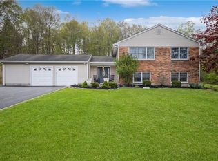 12 Meadowlark Dr, Carmel, NY 10512