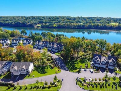 560 River Road APT 1, Seymour, CT, 06483