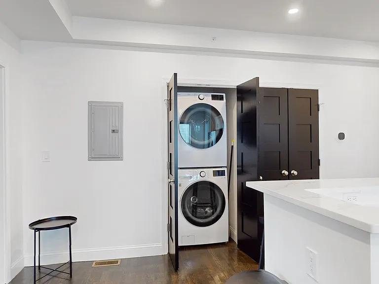 188 Ash St — Photo 24
