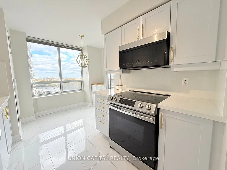 78 Harrison Garden Blvd #1007 — Photo 20