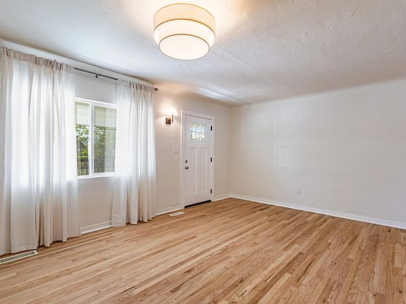 5th image of 2419 Floral Rd NW