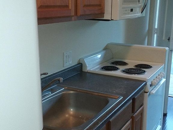 3rd image of 4436 Woodman Ave #14