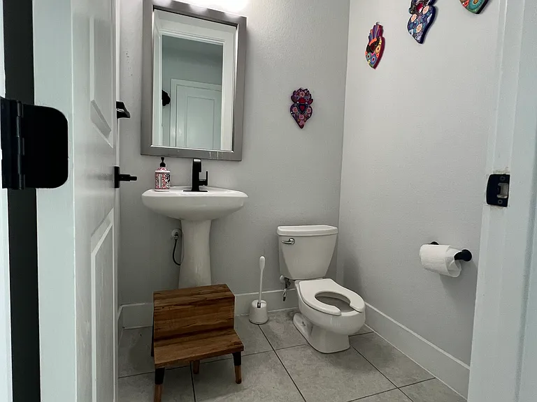 472 Cortaro Dr — Photo 22