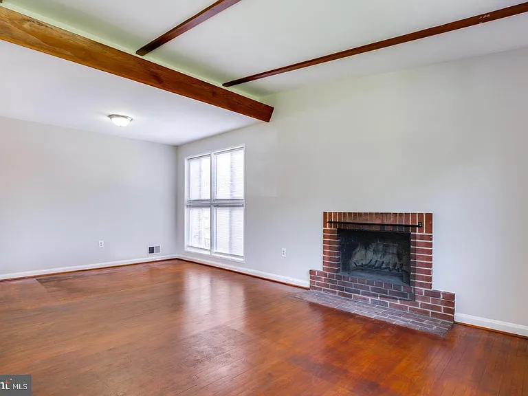 502 N Mansfield St — Photo 6