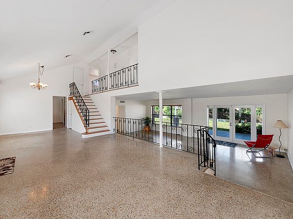 2nd image of 731 Sunset Dr