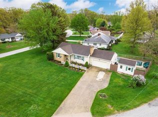 151 Butternut Dr, Amherst, OH 44001