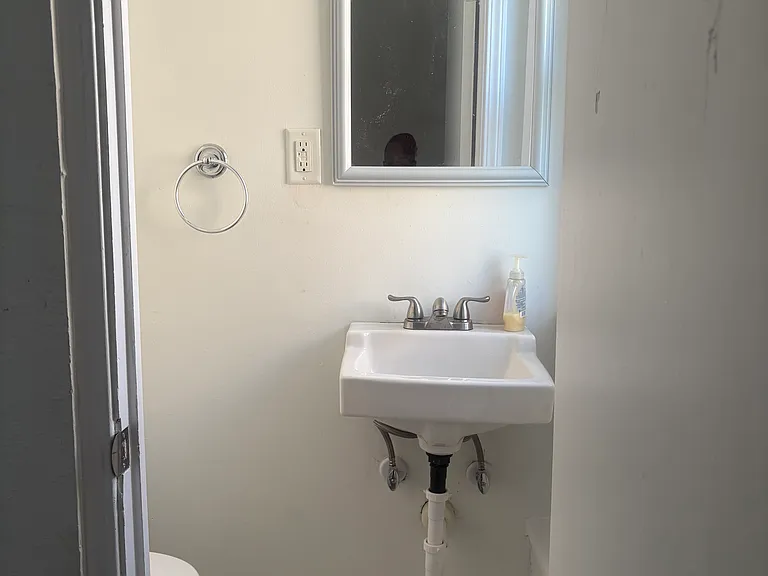 3812 Colony Rd — Photo 4