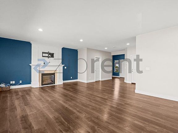 5th image of 722 85th Dr SE