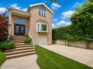 52 Ridgewood Ave, Staten Island, NY 10312