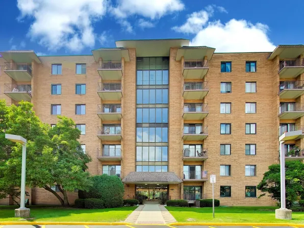 1717 W Crystal Ln Unit 203, Mount Prospect, IL 60056