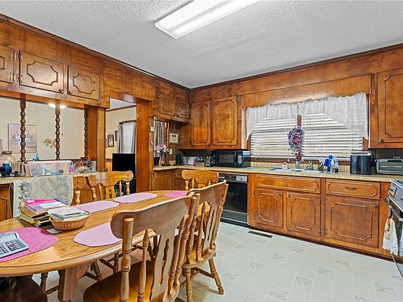 2nd image of 404 Roger Bolt Rd