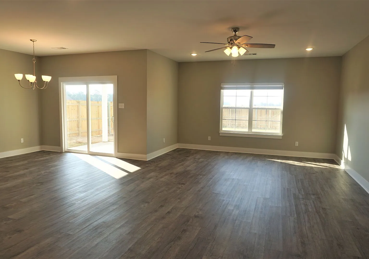 3 Bedroom, 2 Bath Home with Privacy Fence located in Valley View MAY 2025 — Photo 3