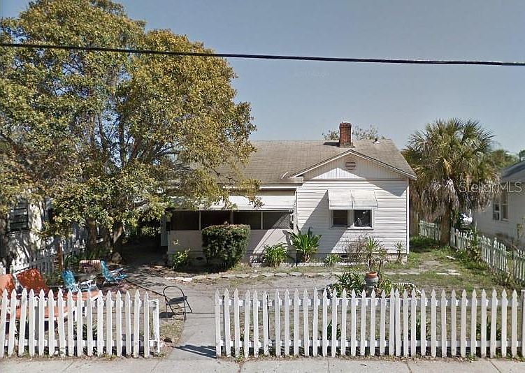 1st image of 627 30th Ave S