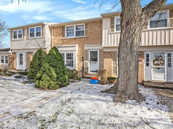 1814 Brentwood Dr, Troy, MI 48098
