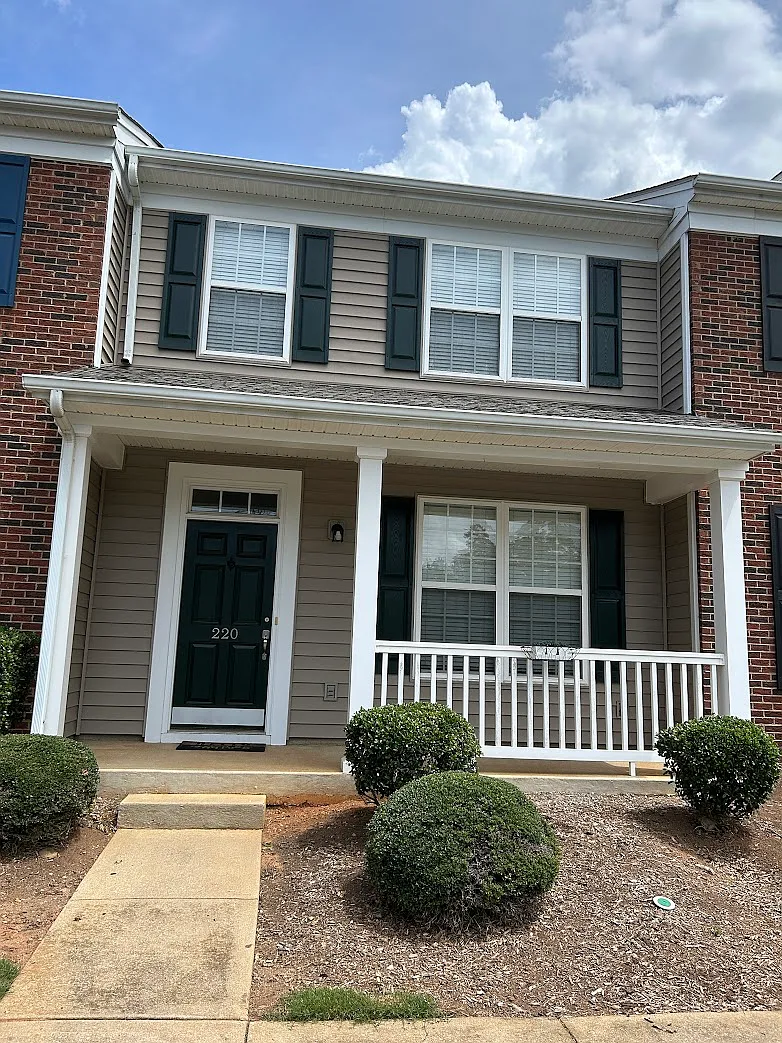 2 bed, 2.5 bath, 1480 sqft, $1,600 — Photo 1
