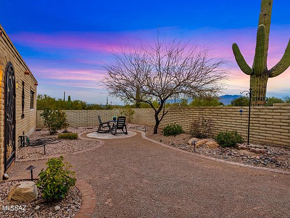 3rd image of 7117 N Camino De Los Caballos