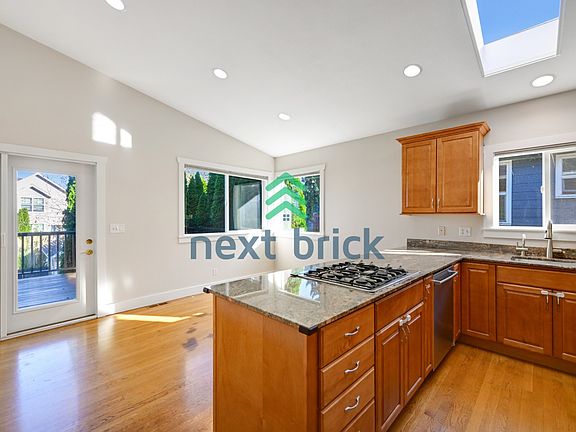 5th image of 3850 24th Ave W
