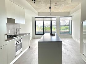2720 Dundas St W