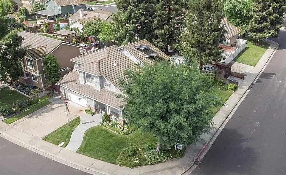 2nd image of 7087 Turnberry Ln