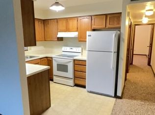 122 S Silverwood Ln, Goshen, IN 46526