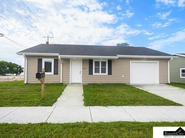 239 W 4th St, Superior, NE 68978