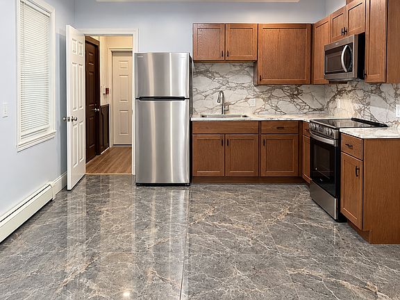 3rd image of 458 High St APT 1L