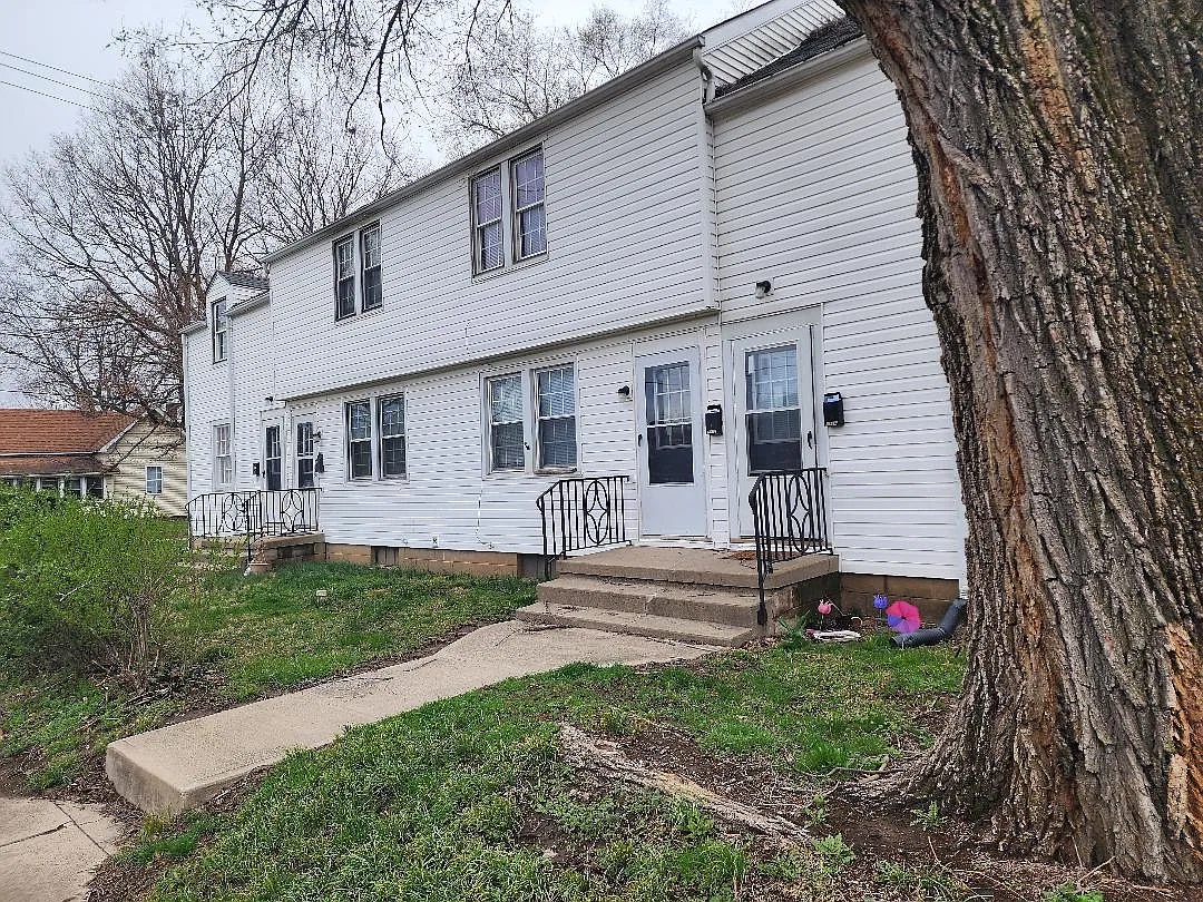2 bed, 1232 sqft, $895 — Photo 1