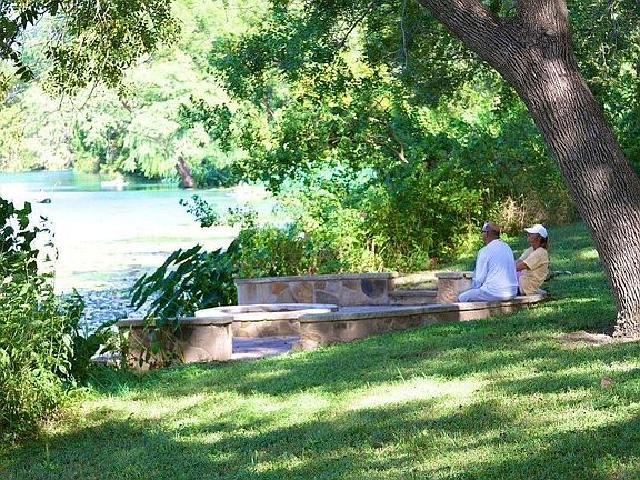 4th image of 103 Lakeside Cv