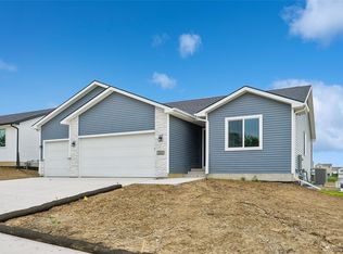212 S Walnut Dr, Norwalk, IA 50211