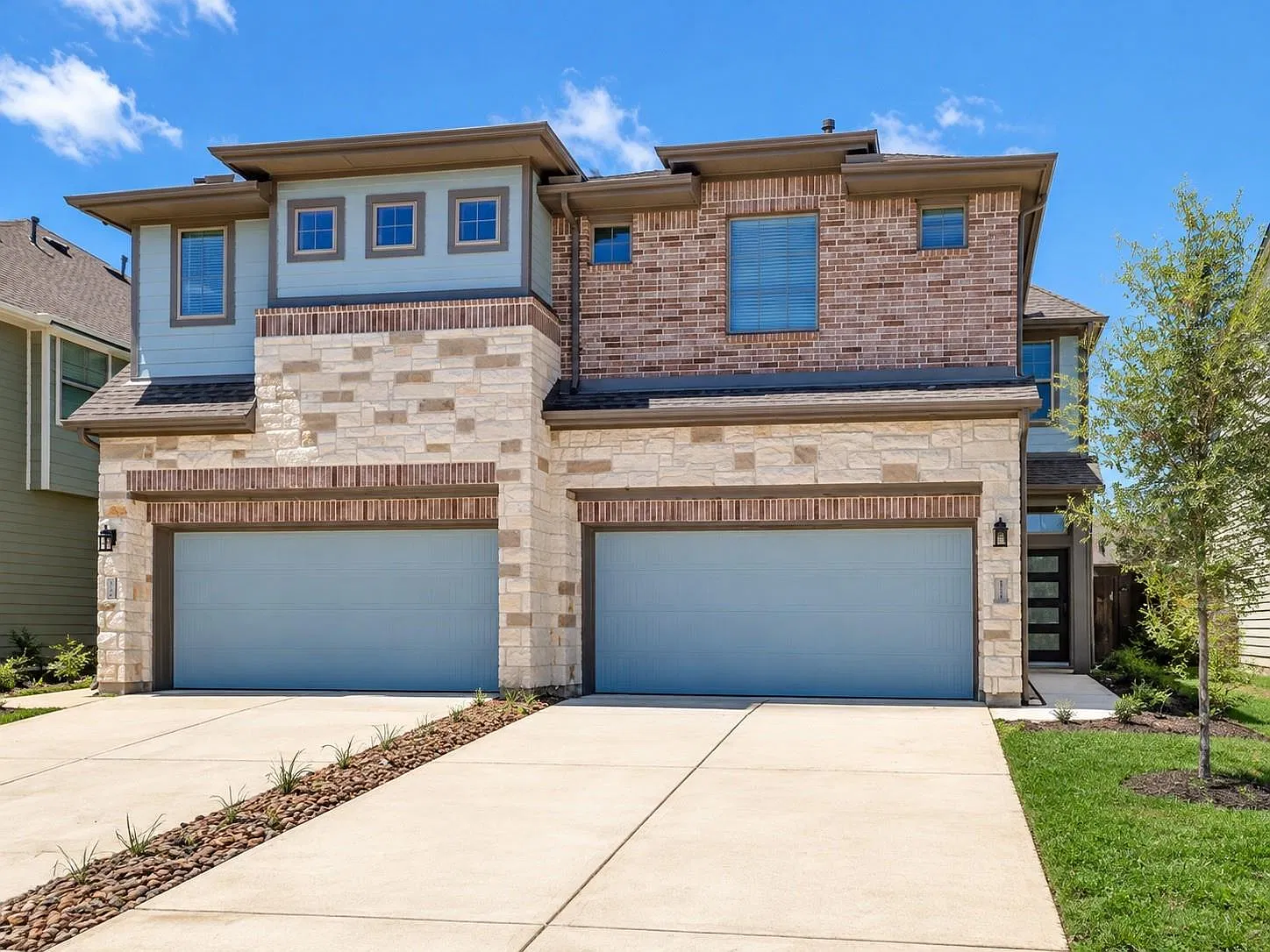 3 bed, 2.5 bath, 1772 sqft, $2,400 — Photo 1