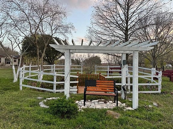 5th image of 5644 Pitts Rd