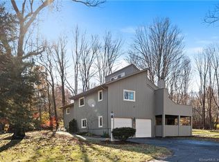 7 High Hill Rd, Canton, CT 06019