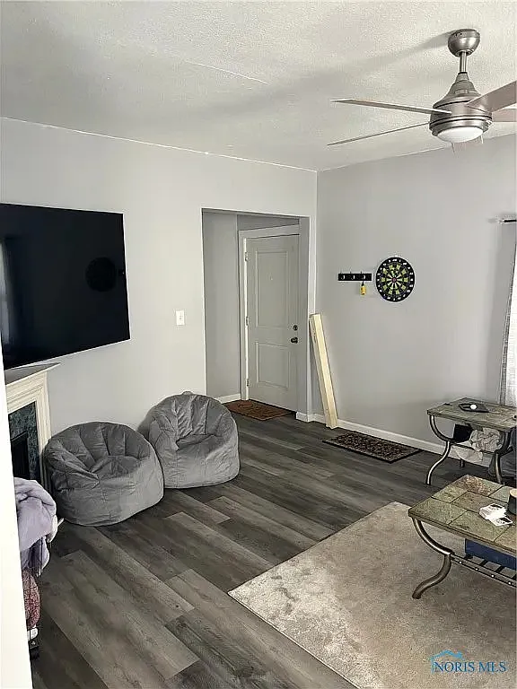 2 bed, 1100 sqft, $900 — Photo 1