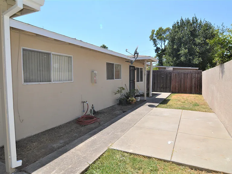 6808 24th St — Photo 3